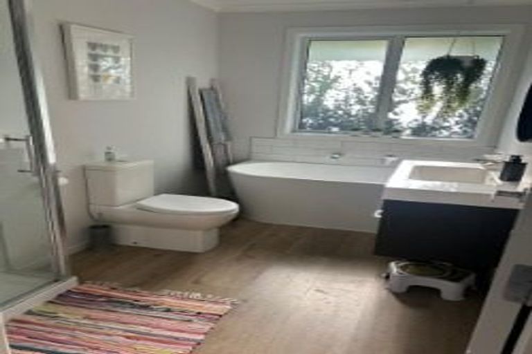 Photo of property in 6 Elizabeth Street, Cambridge, 3434