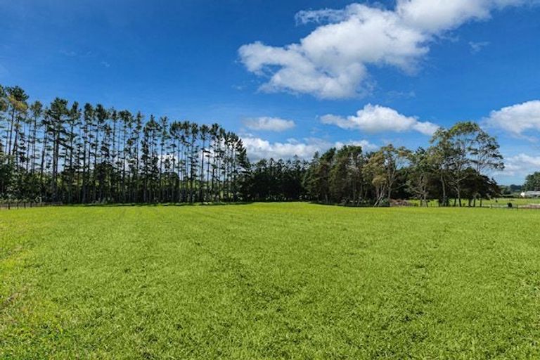 Photo of property in 53 Dysart Lane, Kumeu, 0891