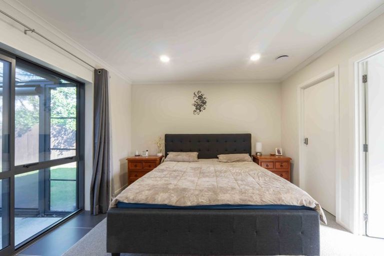 Photo of property in 35 Whitney Place, Rototuna North, Hamilton, 3210