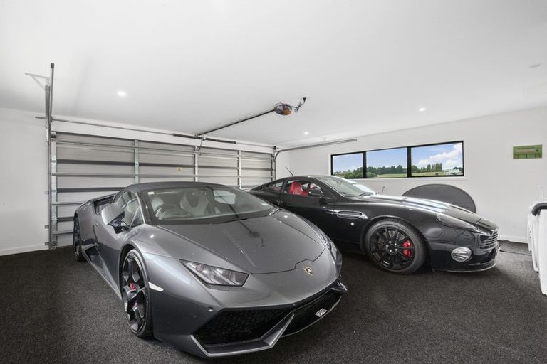 Photo of property in 6 The Fairways, Kinloch, Taupo, 3377