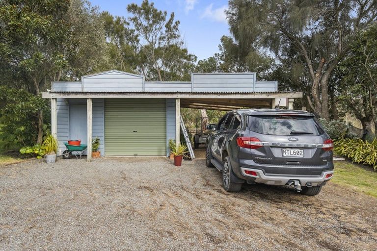 Photo of property in 41 Walkers Lane, Manakau, Levin, 5573