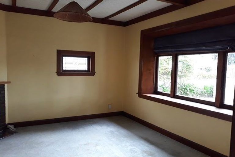 Photo of property in 243 College Street, West End, Palmerston North, 4412