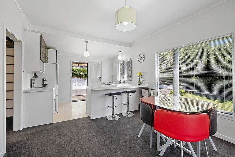 Photo of property in 72 Cutfield Road, New Plymouth, 4310