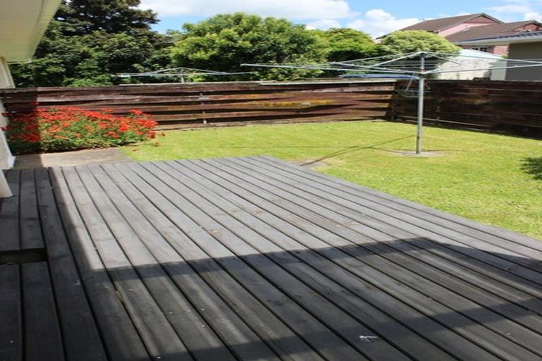 Photo of property in 80a Wikiriwhi Crescent, Awapuni, Palmerston North, 4412