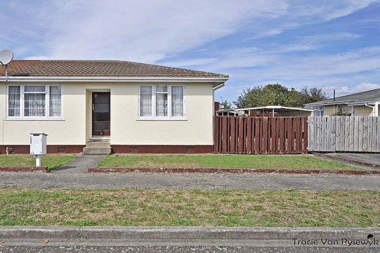 Photo of property in 1b Hobson Place, Takaro, Palmerston North, 4412
