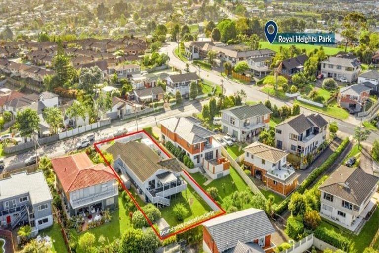 Photo of property in 6 Colwill Road, Massey, Auckland, 0614