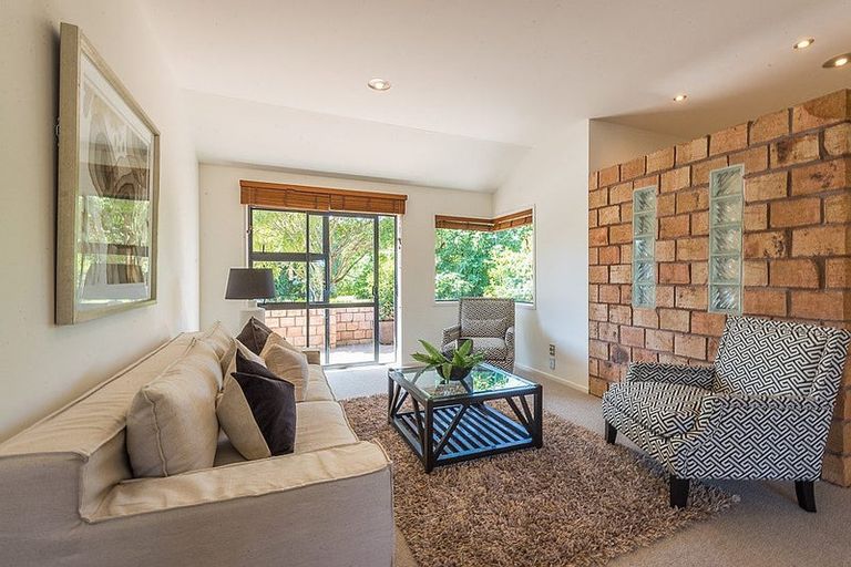 Photo of property in 74 Old Railway Road, Kumeu, 0892