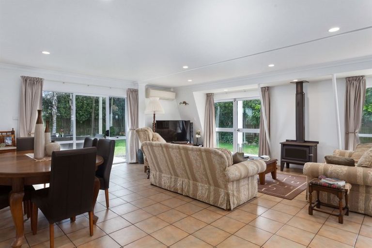 Photo of property in 4 Marlin Drive, Coastlands, Whakatane, 3120