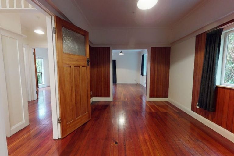 Photo of property in 75 Chamberlain Road, Karori, Wellington, 6012