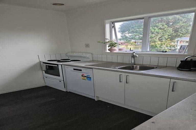 Photo of property in 206 Tukapa Street, Westown, New Plymouth, 4310