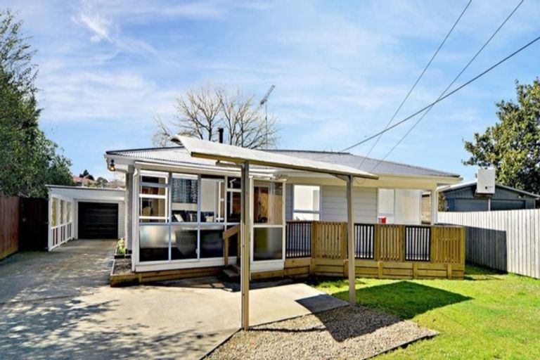 Photo of property in 12 Barnard Place, Manurewa East, Auckland, 2102
