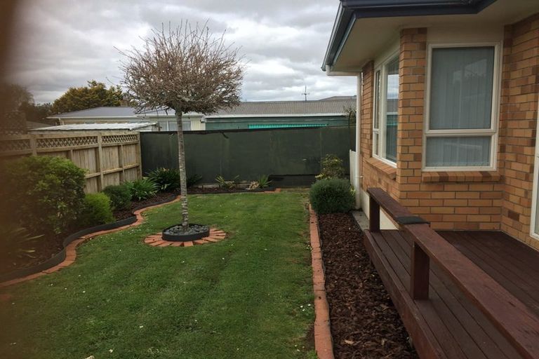 Photo of property in 8b Garden Terrace, Pukekohe, 2120