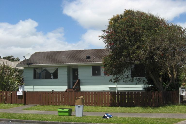 Photo of property in 21 Maplesden Drive, Clendon Park, Auckland, 2103