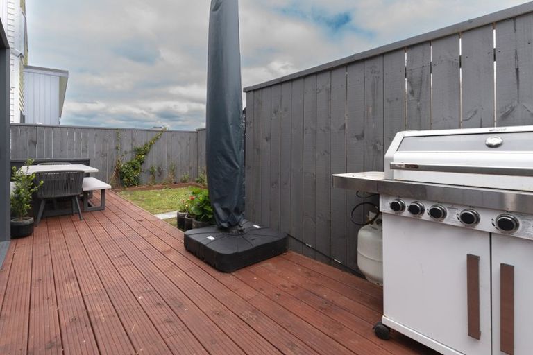 Photo of property in 31 Tapuwae Way, Mangere Bridge, Auckland, 2022
