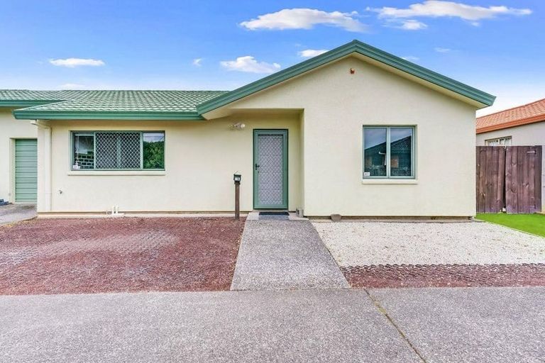 Photo of property in 11c Sturges Road, Henderson, Auckland, 0612