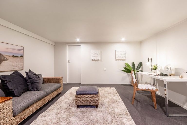 Photo of property in 50 Dale Road, Raumati South, Paraparaumu, 5032