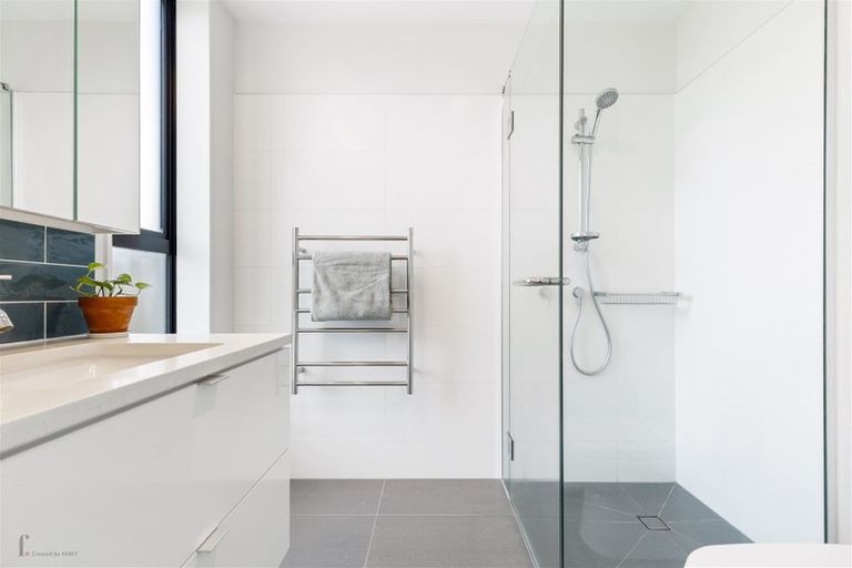 Photo of property in 6 Cochrane Road, Hobsonville, Auckland, 0616