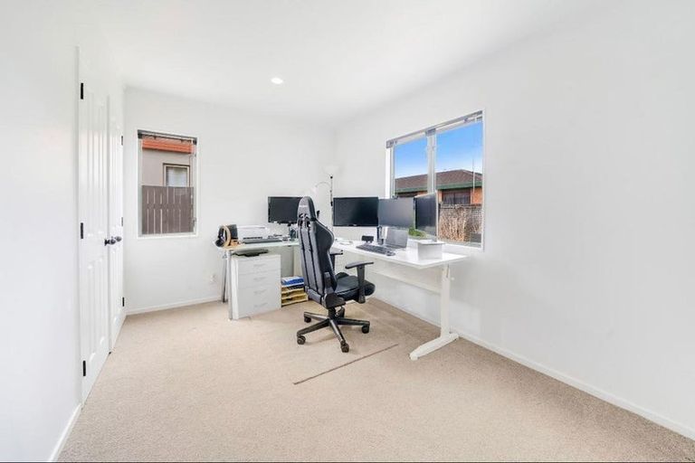 Photo of property in 11c Sturges Road, Henderson, Auckland, 0612