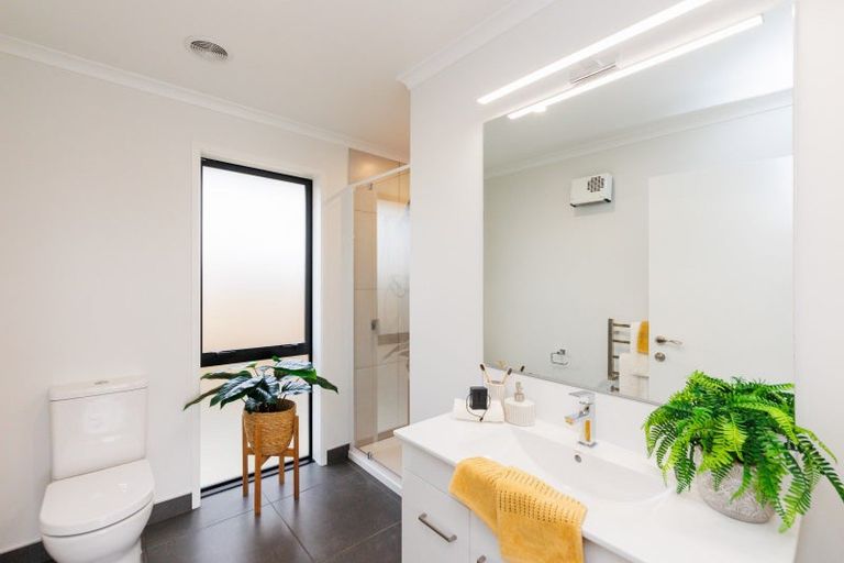 Photo of property in 8 Pahiki Crescent, Levin, 5510