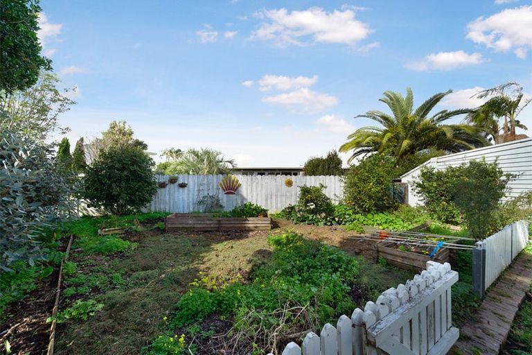 Photo of property in 127a Swanson Road, Henderson, Auckland, 0610