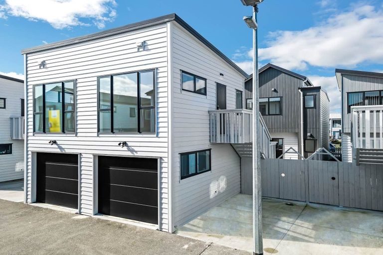Photo of property in 14 Tukauri Place, Papakura, 2110