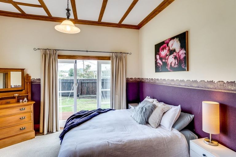 Photo of property in 10 Petane Road, Bay View, Napier, 4104