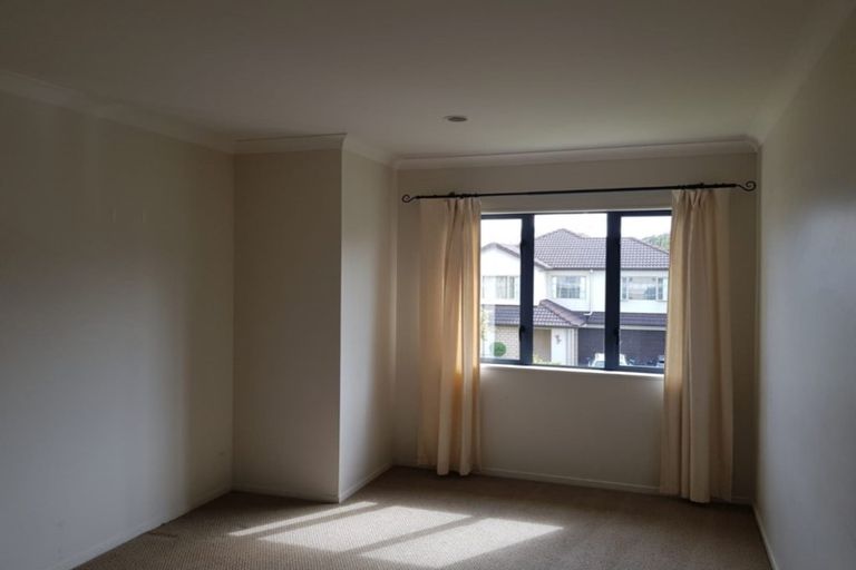 Photo of property in 11 Bridgefield Crescent, Flat Bush, Auckland, 2016