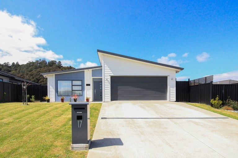 Photo of property in 17 Buddle Road, Wallaceville, Upper Hutt, 5018