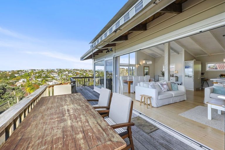 Photo of property in 13 Colmar Road, Mellons Bay, Auckland, 2014