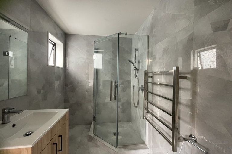 Photo of property in 6 Korokio Lane, Henderson, Auckland, 0612