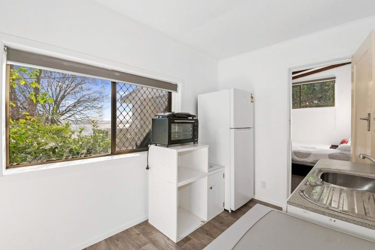 Photo of property in 5 Naera Place, Kawaha Point, Rotorua, 3010