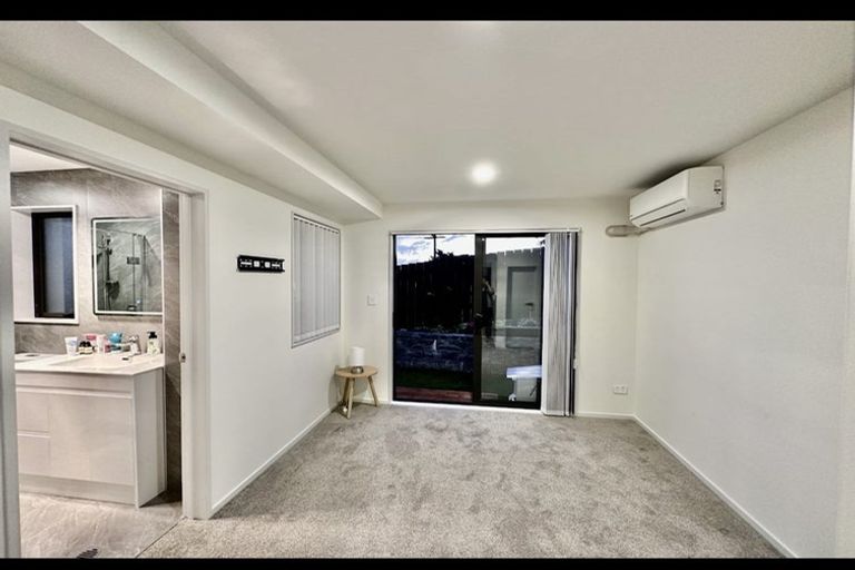 Photo of property in 2b Kororo Street, Northcote, Auckland, 0627