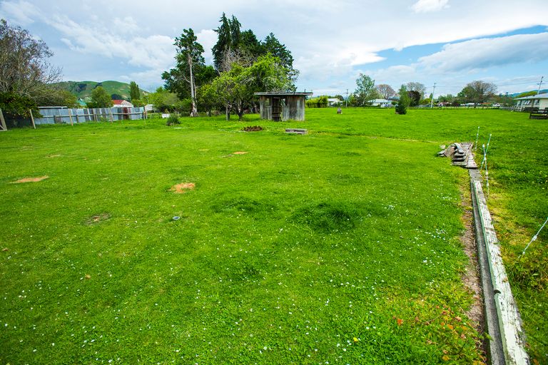 Photo of property in 15 Ioapa Road, Te Karaka, 4022