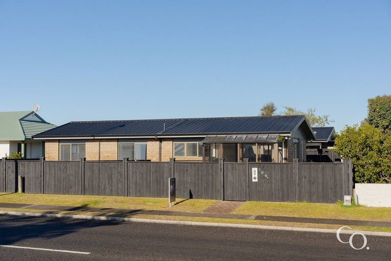 Photo of property in 1/104 Gloucester Road, Mount Maunganui, 3116