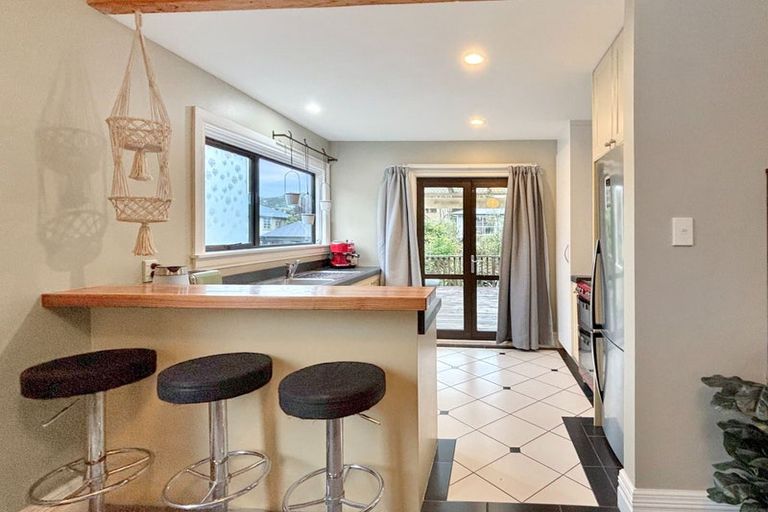 Photo of property in 51 Oxford Street, Lyttelton, 8082