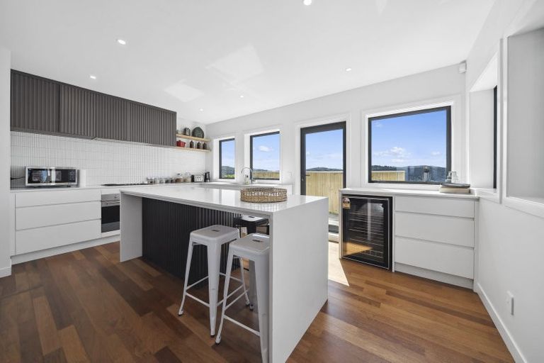 Photo of property in 4 Robieson Lane, Roseneath, Wellington, 6011