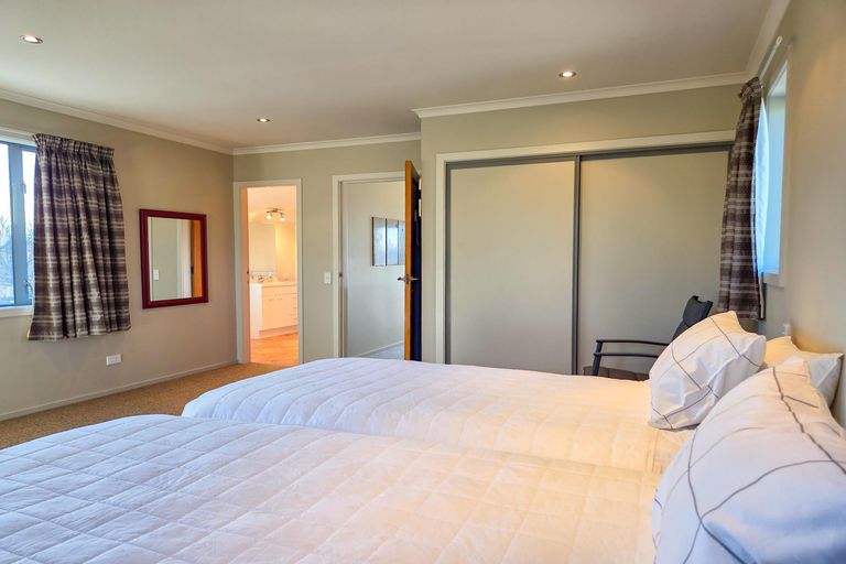 Photo of property in 35 Aorangi Crescent, Lake Tekapo, 7999