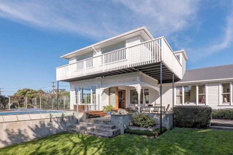 Photo of property in 3 Belleview Terrace, Mount Pleasant, Christchurch, 8081