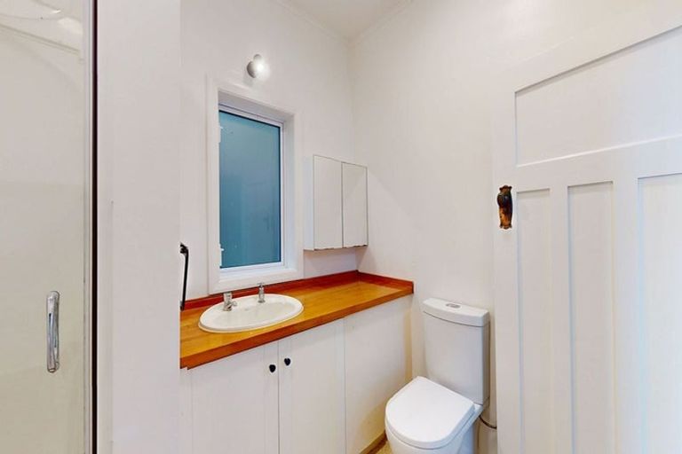 Photo of property in 3a Linwood Way, Island Bay, Wellington, 6023