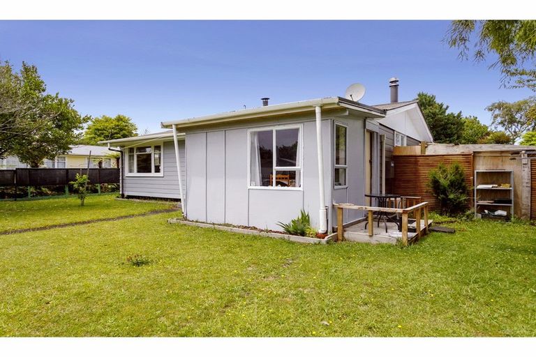 Photo of property in 37 Te Rangitautahanga Road, Turangi, 3334