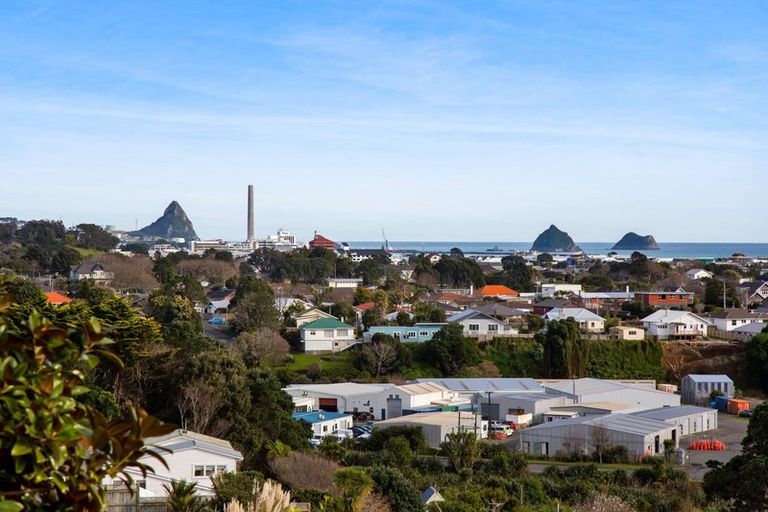 Photo of property in 3a Hillcrest Street, Glen Avon, New Plymouth, 4312