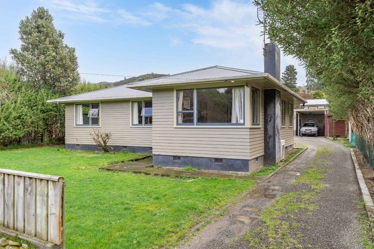 Photo of property in 22 Renall Street, Featherston, 5710