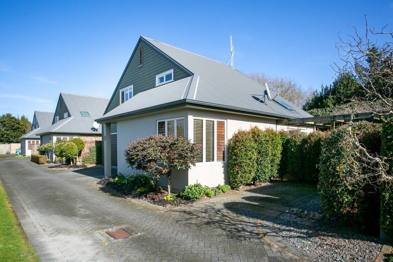 Photo of property in 29b Clare Street, Cambridge, 3434