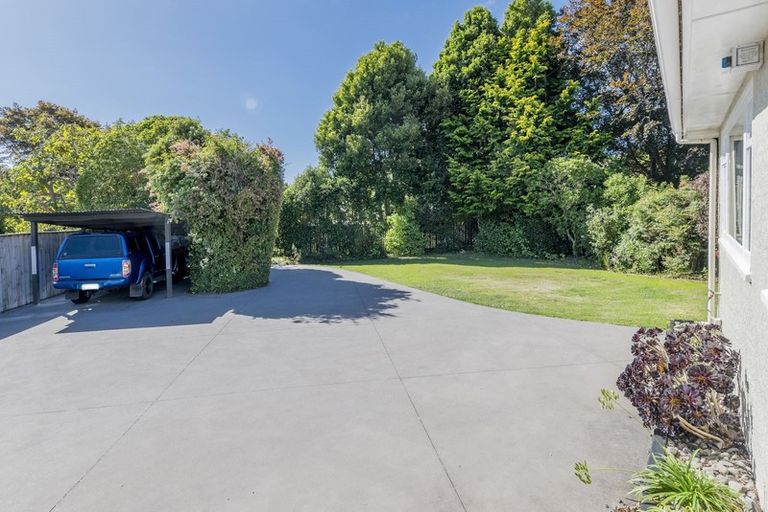 Photo of property in 10 Kohekohe Road, Waikanae, 5036