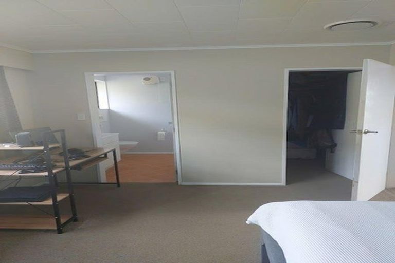 Photo of property in 137 Winara Avenue, Waikanae, 5036