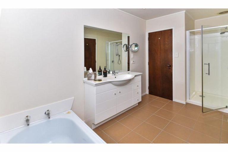 Photo of property in 2/12 Steeple Rise, Pakuranga, Auckland, 2010