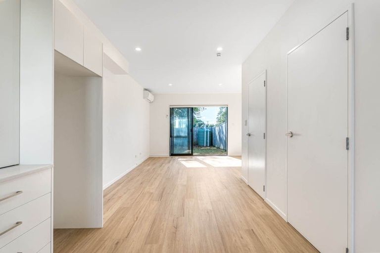 Photo of property in 13 Eileen Newey Place, Henderson, Auckland, 0612