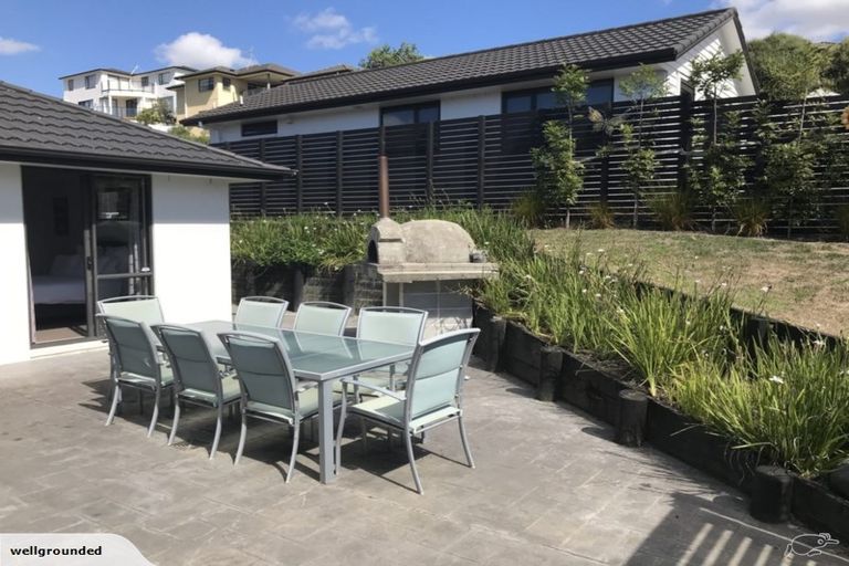 Photo of property in 60 Roberta Crescent, Orewa, 0931