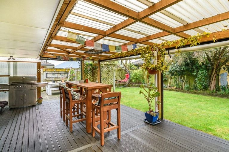 Photo of property in 54 Roberts Line, Kelvin Grove, Palmerston North, 4414