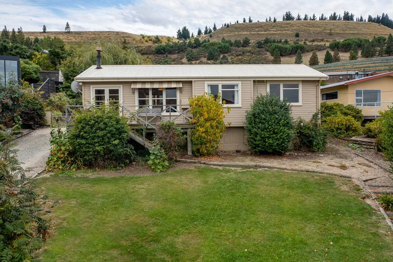 Photo of property in 10 Hazlett Street, Clyde, 9330